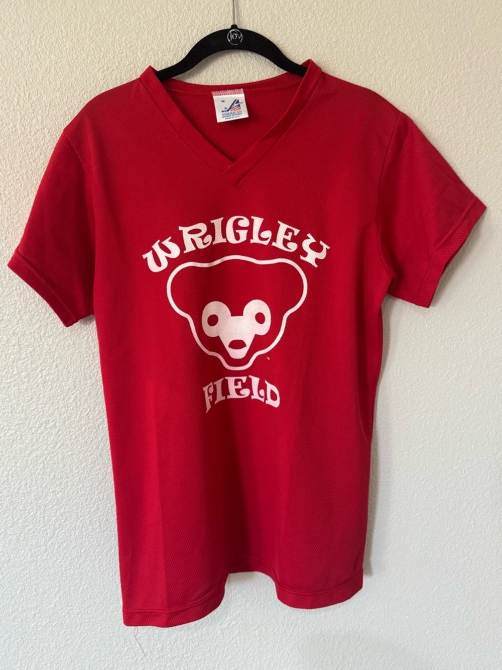 Vintage Style Wrigley Field Jersey T-Shirt Red V-Neck Unisex Medium Cubs Fan
